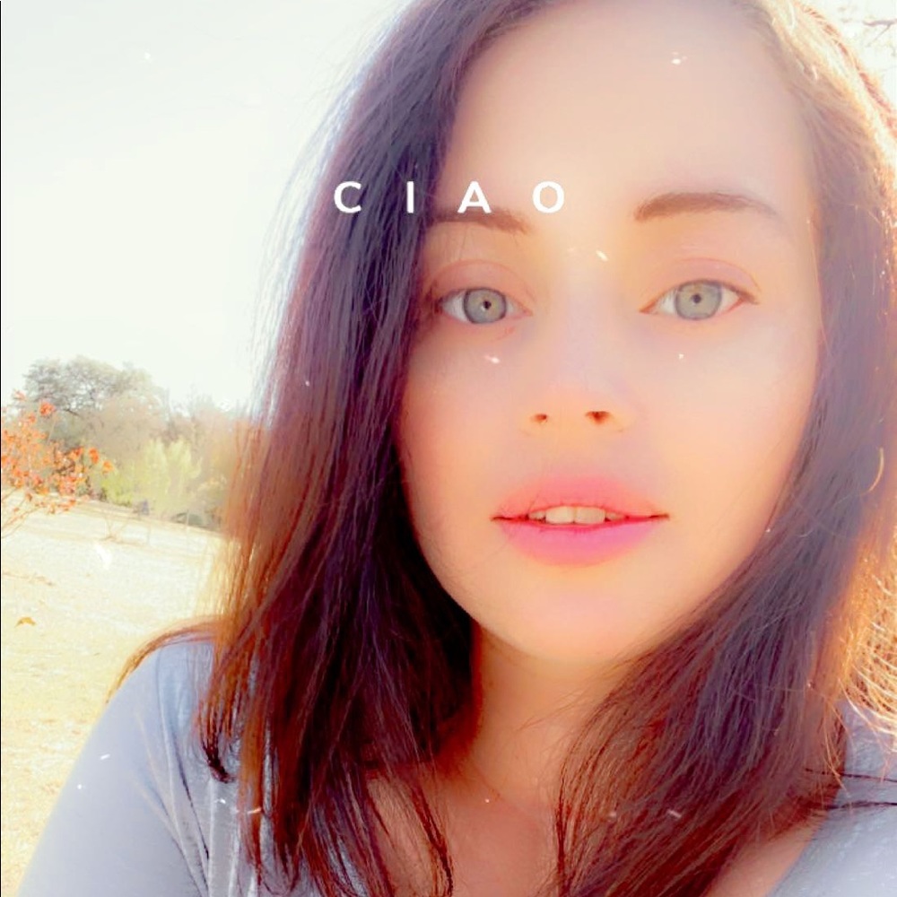 Meet your Posher, Angela